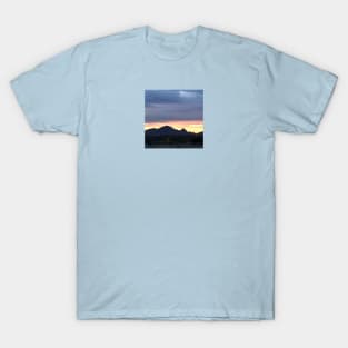 Majestic peaks T-Shirt